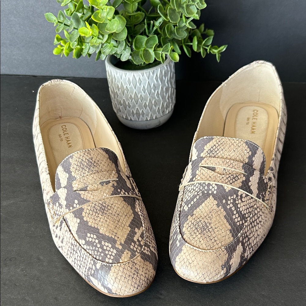 Cole Haan Go-To Pearson Python
Loafer, Women's - Picture 3 of 12